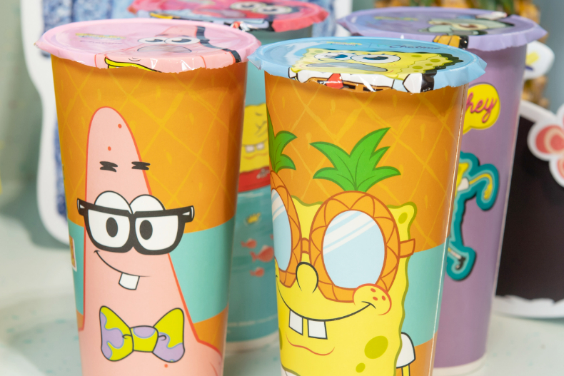 「海綿寶寶」聯名周邊＋飲料童趣來襲！這2天快閃「買一送一」搶先喝粉紅派大星飲