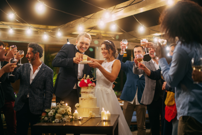 FotoJet - 2023-08-11T154847.508 - FotoJet - 2023-08-11T154847.508.jpg 男人票選「最想結婚的一瞬間」Top5!低潮時得到伴侶安慰,「第1名」超日常卻一秒讓人想步入婚姻