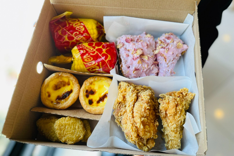 粉紅控瘋了！肯德基「玫瑰芭比粉巧克力脆雞」浪漫登場，限時8天想吃要快