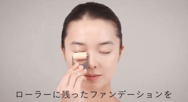 日本推出全新「滾輪粉撲」!刷油漆上粉底意外超貼超遮瑕?用法入內看教學