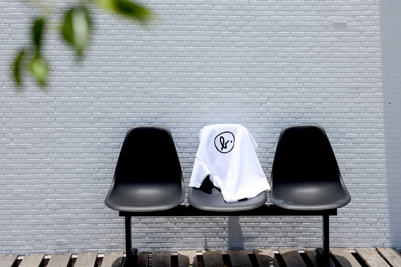 agnès b․台灣獨家限定T－Shirt 再釋限量新款！經典手繪圖像，傳達愛與自由