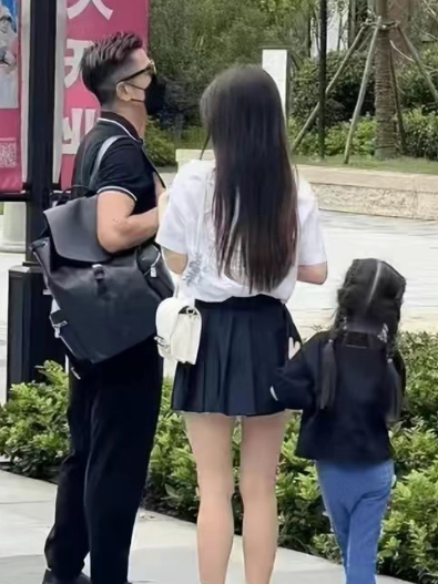 郭富城陪愛妻回娘家，不住酒店住小公寓又被罵小氣！一包抵萬包「天王LV後背包」背了多年又登場掀熱議