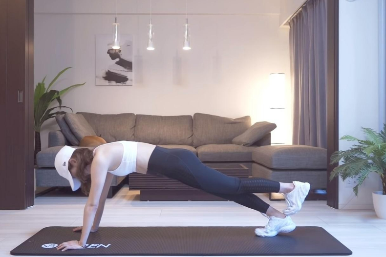 練出筷子腿重現大腿縫！日女全靠瘦腿動作「18步驟」，成功將大腿縮小2、3吋