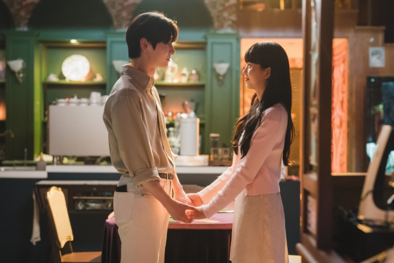不僅專出美女！3星座女「最懂得操縱男人心」：天蠍神秘感十足，「這位」總能激起男人的探索慾