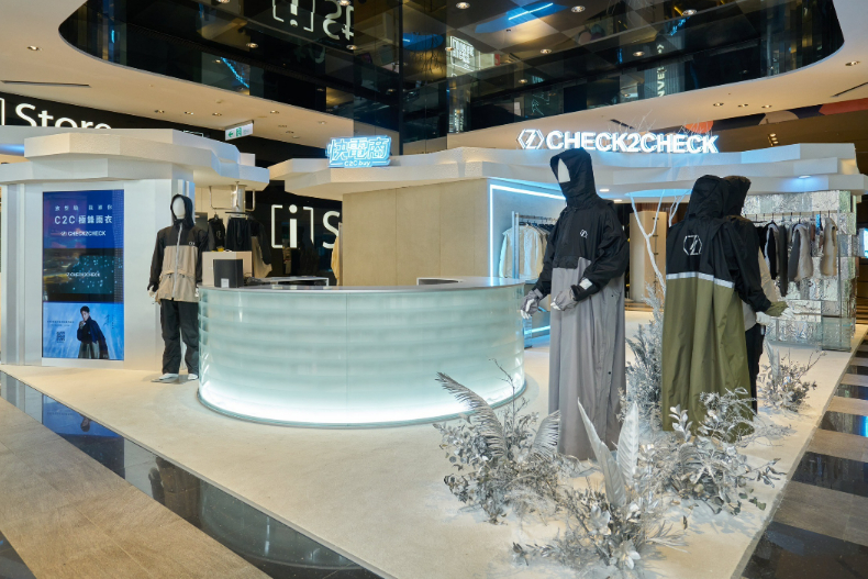 CHECK 2 CHECK快閃店登陸信義區！曹祐寧示範「極鋒系列外套」，打造未來科技感時尚