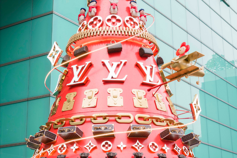 台灣首座LV聖誕樹在哪裡?路易威登聖誕樹地點+時間公開,Holiday 2023假日系列跟著曝光