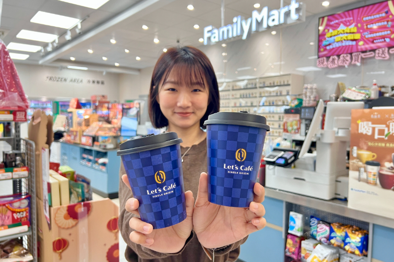 「超商咖啡買6送6」手刀開搶!7-11加碼連續3天買一送一,全家集章半價喝