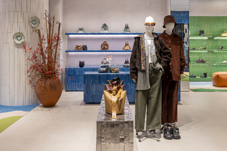 溫暖又繽紛！LOEWE台北微風本館專門店重新開幕，男女裝、包款、小皮件…逛到出不來