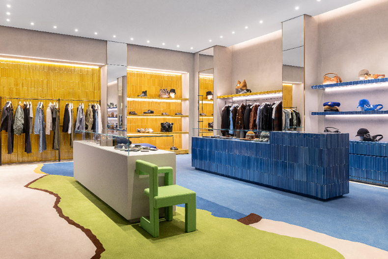 溫暖又繽紛！LOEWE台北微風本館專門店重新開幕，男女裝、包款、小皮件…逛到出不來