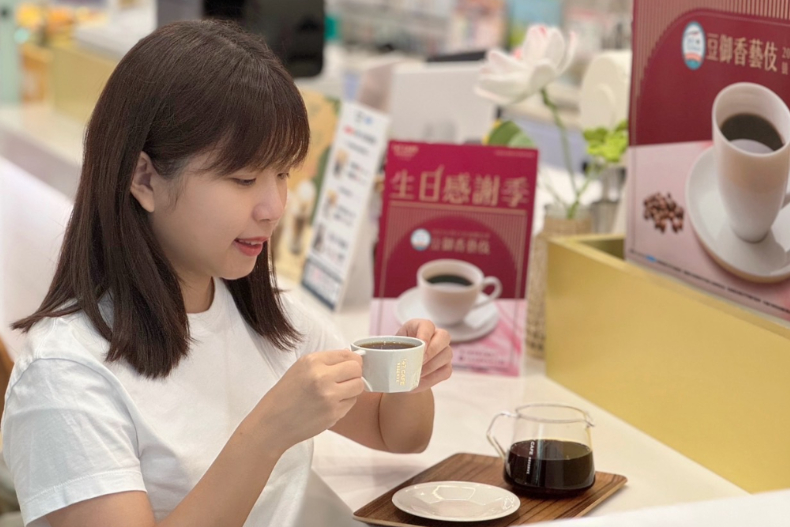 FotoJet (23) - FotoJet (23).jpg 名字有「不、可、思、議」任一字免費喝咖啡!超商咖啡3大好康喝起來