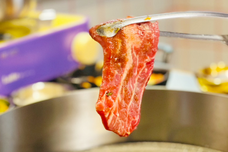 王品首間韓國烤肉 「金咕」必吃菜單！獨家牽絲起司豬五花、鐵鍋黃金脆皮沒吃會哭