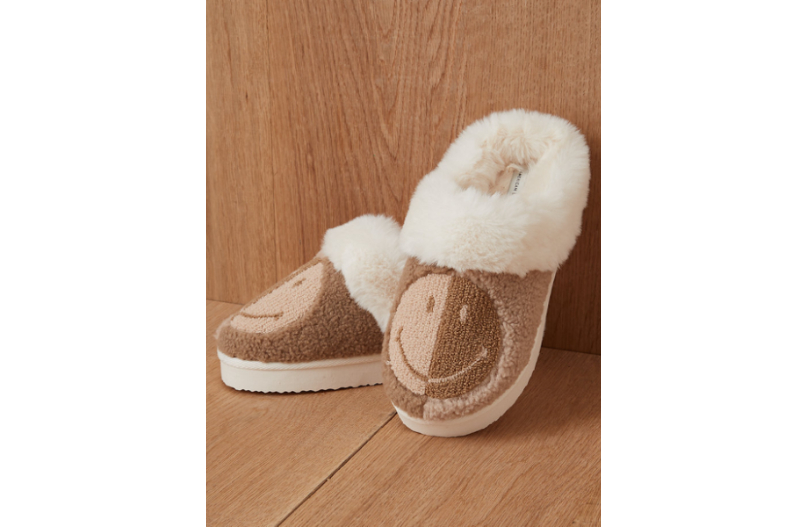 毛毛鞋推薦：4. AE Smiley Slipper