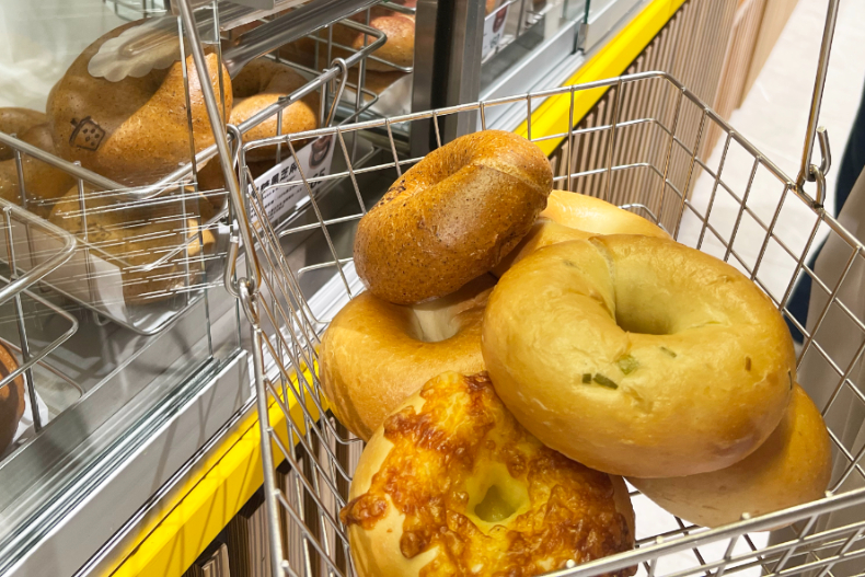 炭烤豬肋排買一送一、丸亀製麵烏龍麵只要10元！補班日限定美食優惠懶人包
