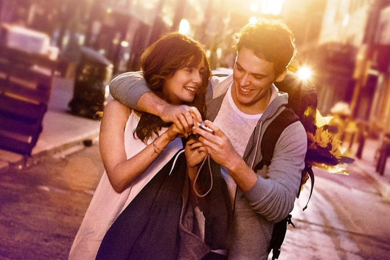 莉莉柯林斯電影3.《真愛繞圈圈》Love, Rosie
