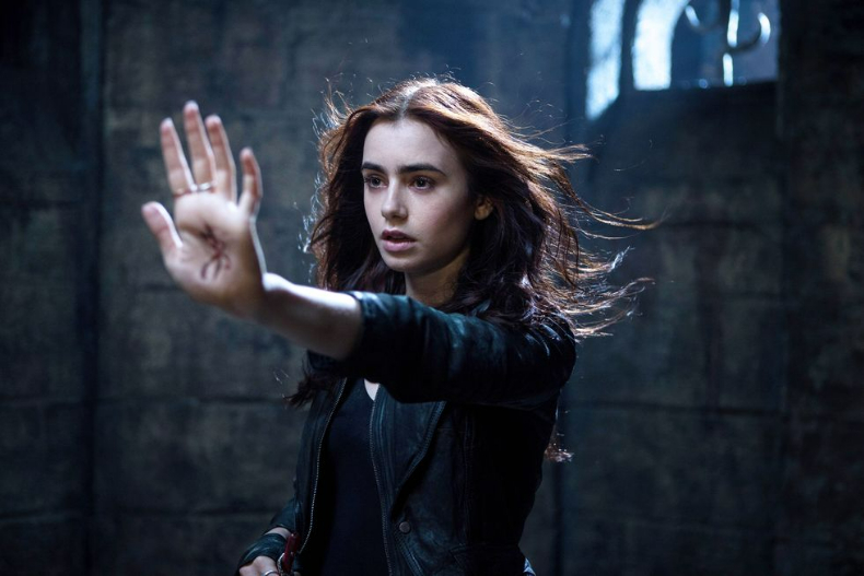 莉莉柯林斯電影4.《天使聖物：骸骨之城》The Mortal Instruments: City of Bones