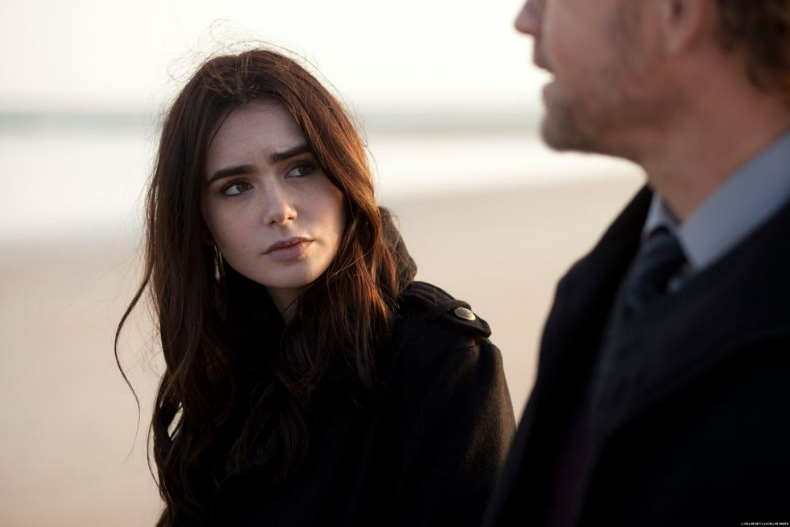 莉莉柯林斯電影8.《困在愛中》Stuck In Love
