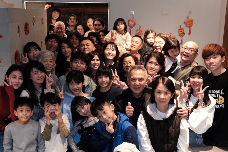 與邵雨薇愛得高調！吳慷仁竟突喊「未婚萬歲」，背後原因曝光