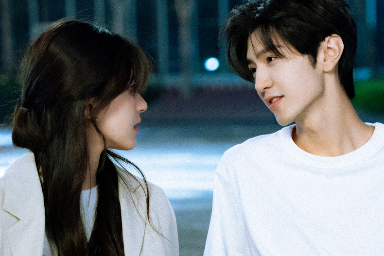 偷偷藏不住 - 偷偷藏不住.jpg Netflix最新上架陸劇推薦7.《偷偷藏不住》