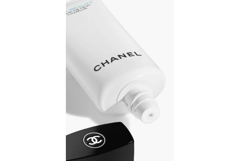 超模們在時裝周的護膚保養法寶5. 長暗瘡時這樣護理！CHANEL Hydra Beauty Masque de Nuit Au Camélia Overnight Mask