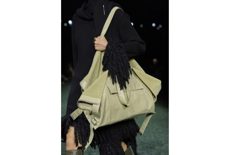 2024秋冬時裝週時尚大包品牌：Burberry