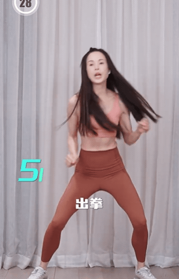 3天告別小腹婆！李若彤「燃脂操」必練，邊甩肉還能紓壓，難怪57歲還能擁有仙女身材