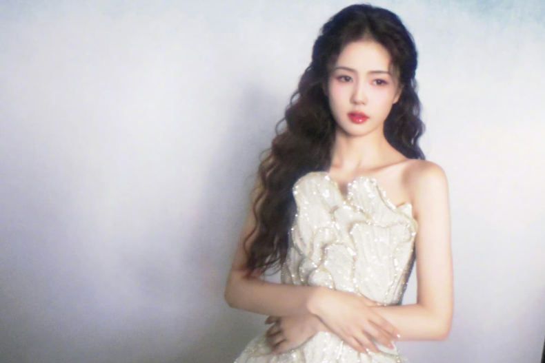 微博@白鹿 - 微博@白鹿.jpg 網友票選「內娛最美女明星」TOP 9!楊穎第九,趙露思贏過虞書欣,第一名大家都愛