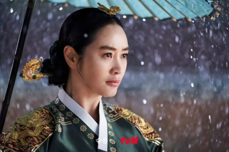 tvN歷史收視Top8.《王后傘下》（平均收視率：16.853％）