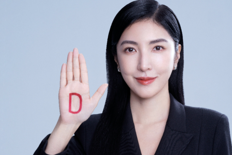 46歲清爽迷人的姐姐來了～楊謹華分享凍齡秘訣在「2個小細節」連耳朵都不放過