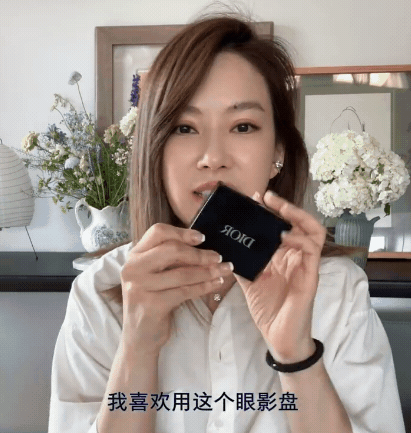 Melody愛用眼影、唇膏、唇線筆通通說了！喊話：女人一定要活得漂亮
