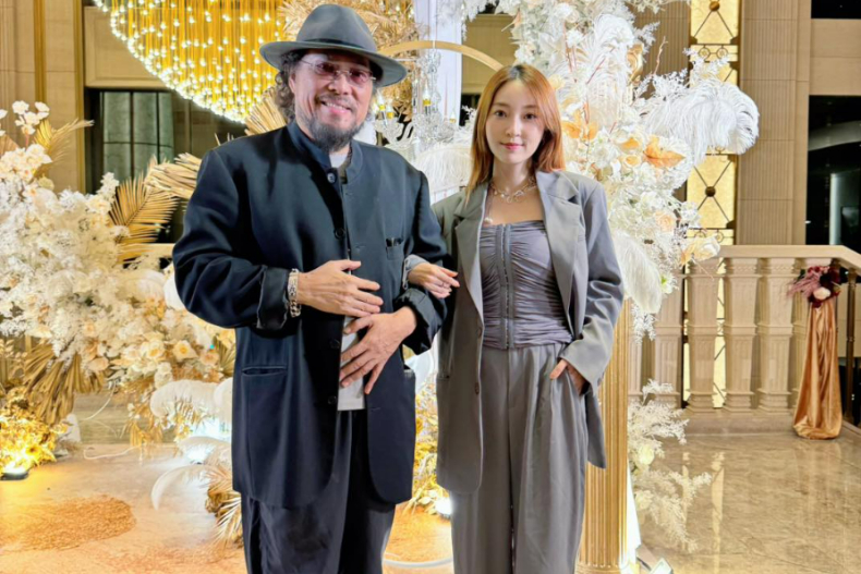 翁馨儀罕見曬出與公公張菲合照