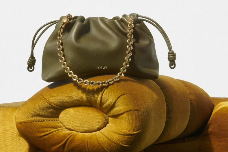 10款最值得投資的精品包！日雜：香奈兒選它、CELINE買16手袋…LOEWE一包多拿法