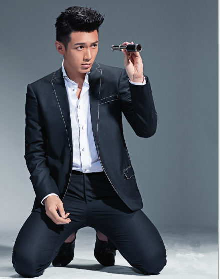 李佑群老師這次與柯震東合作，打造出兼具男孩與男人的初夏時尚