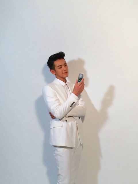 李佑群老師這次與柯震東合作，打造出兼具男孩與男人的初夏時尚